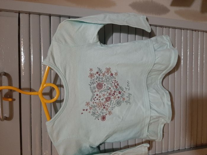 4 pantalons et 2 tuniques filles Taille 12 mois - photo numéro 3