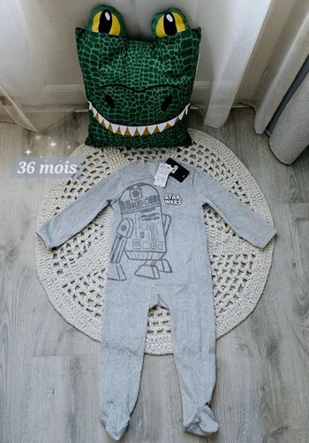 Boy: pyjama velours Star Wars neuf 36 mois