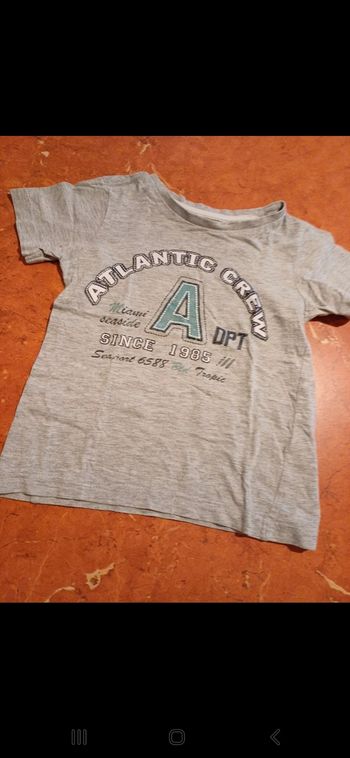 T.shirt garçon taille 4 ans