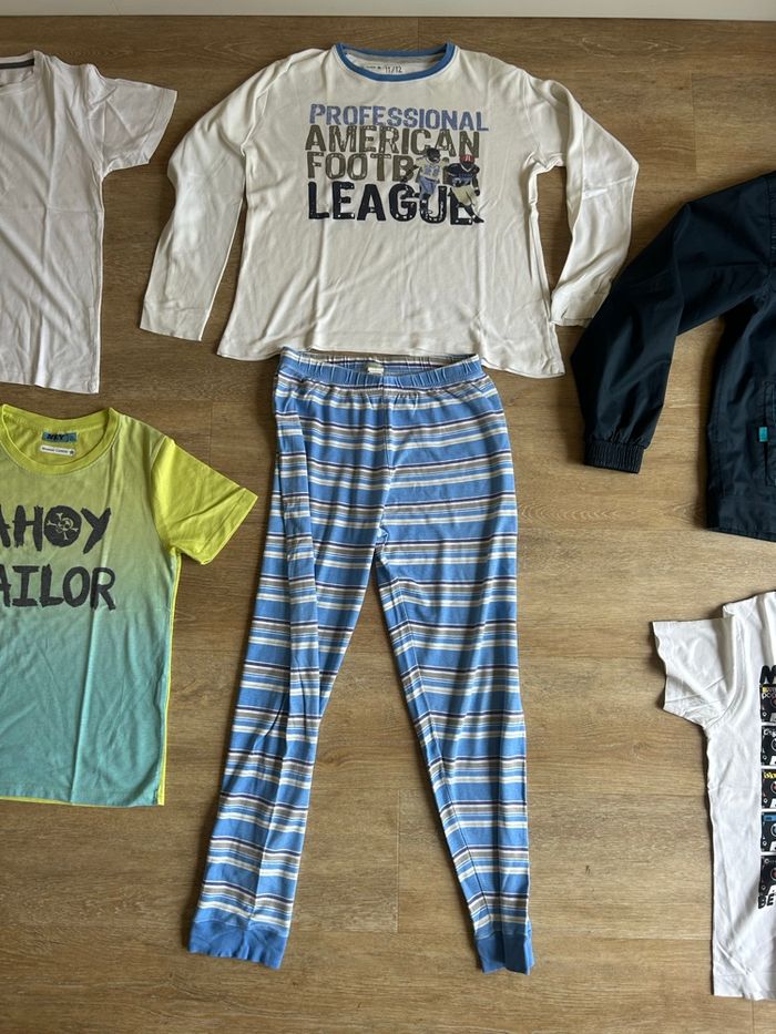 Lot vêtements garçon 12 ans – Veste coupe-vent, pyjama, t-shirts, look été/mi-saison - photo numéro 3
