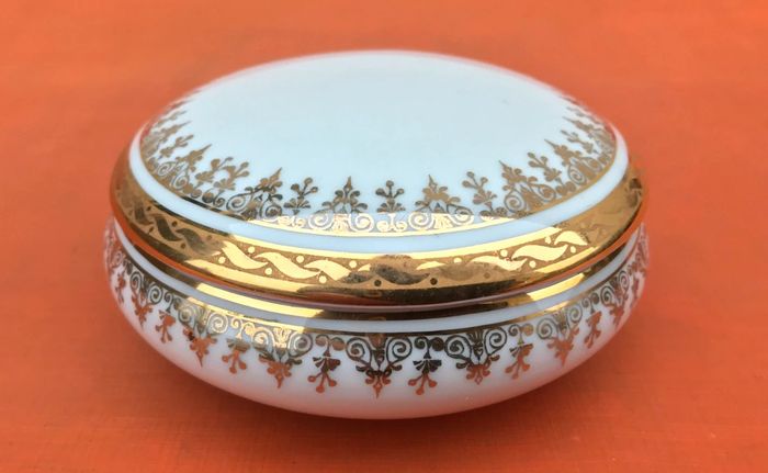 Bonbonnière / Boite à bijoux Les productions Danijac sur porcelaine de - photo numéro 2