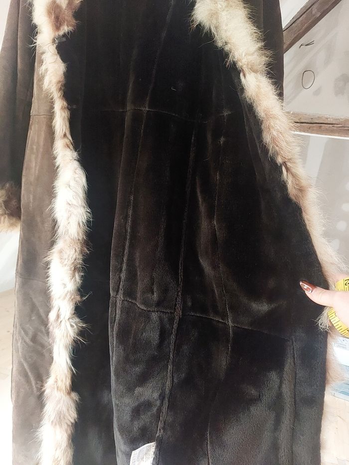 Manteau long cuir et fourrure - photo numéro 2