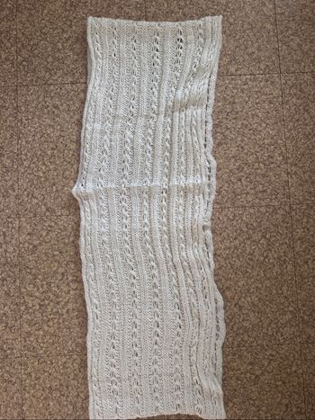 Écharpe blanche et brillante