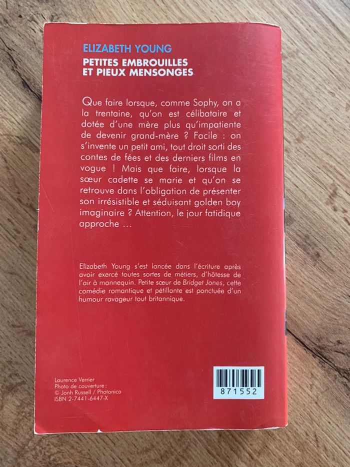 Livre Petites embrouilles et pieux mensonges - photo numéro 2