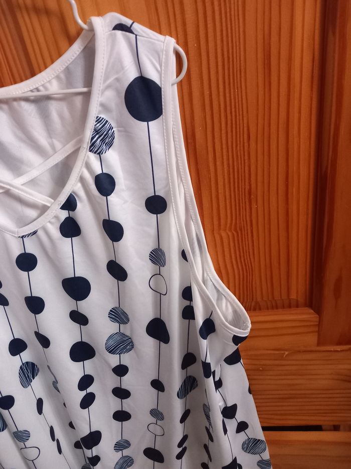 Débardeur taille 5xl. Neuf - photo numéro 3