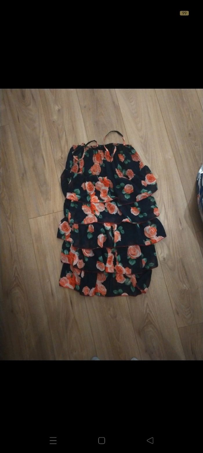 Je vends un short un jogging et une robe enfant - photo numéro 3