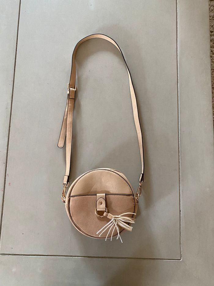 Sac à main beige pailleté doré rond avec pompom Camaïeu - photo numéro 8