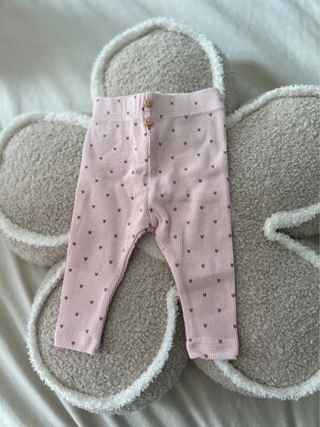 Legging côtelé avec boutons à cœurs