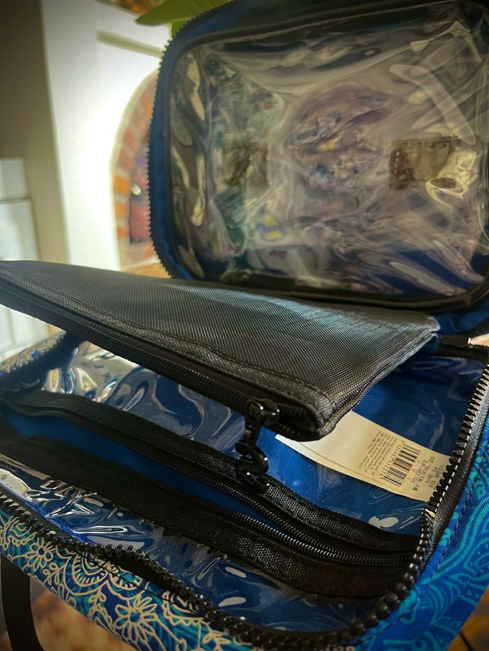 Trousse de maquillage Desigual neuf - photo numéro 4