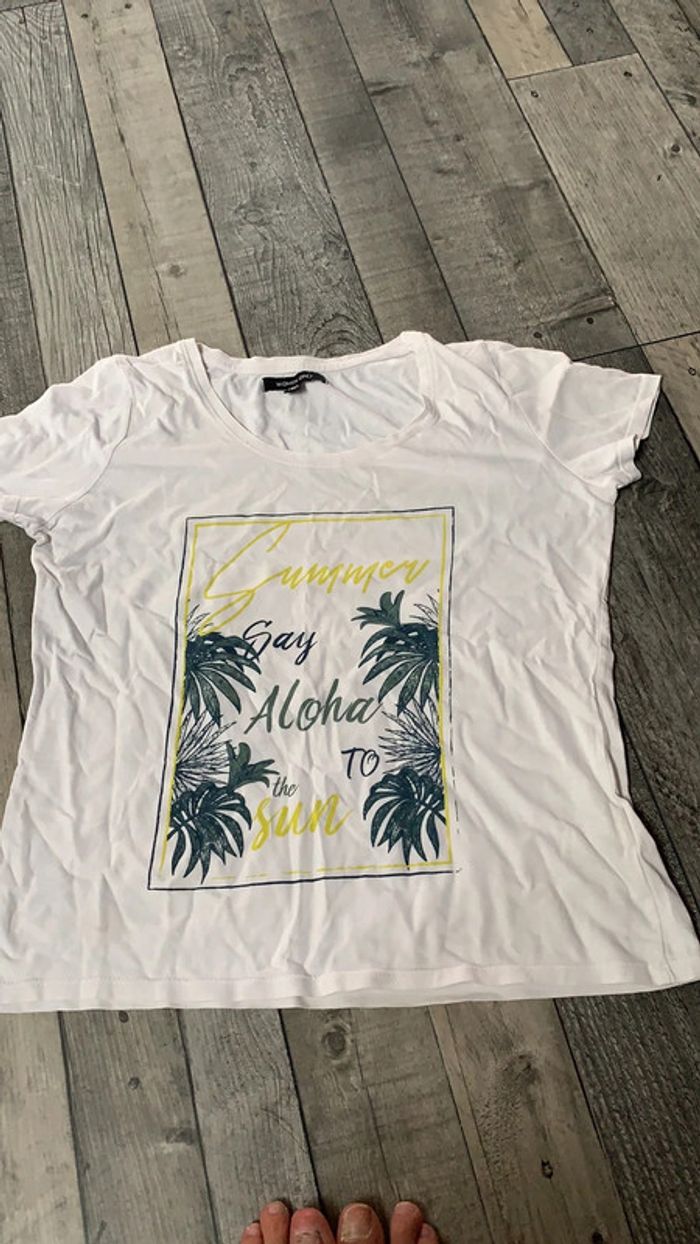 TEE shirt