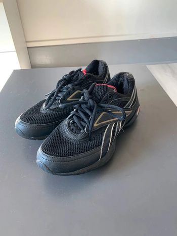 Basket noir et rouge homme taille 39