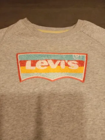 Vends sweat Levi's taille 12 ans.