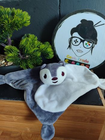 doudou écureuil blanc gris dreambee dreambaby plat marron DD003514