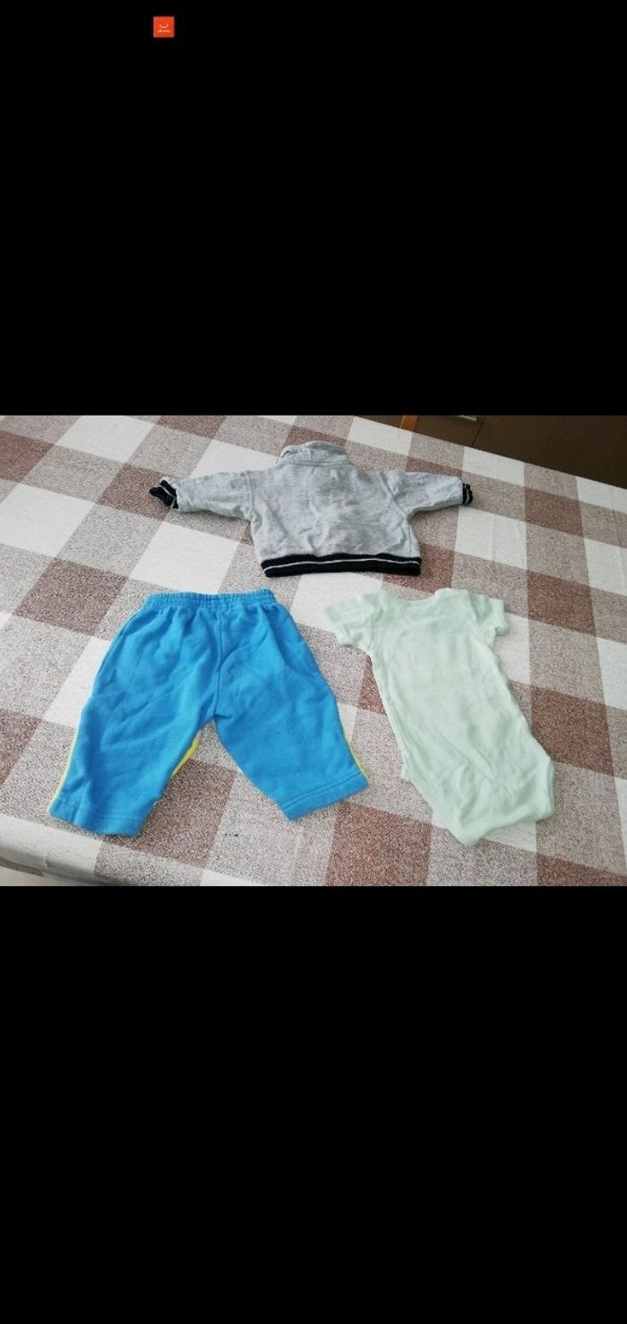 Lot 6 mois 1 pull 1 pantalon 1 body mc - photo numéro 2