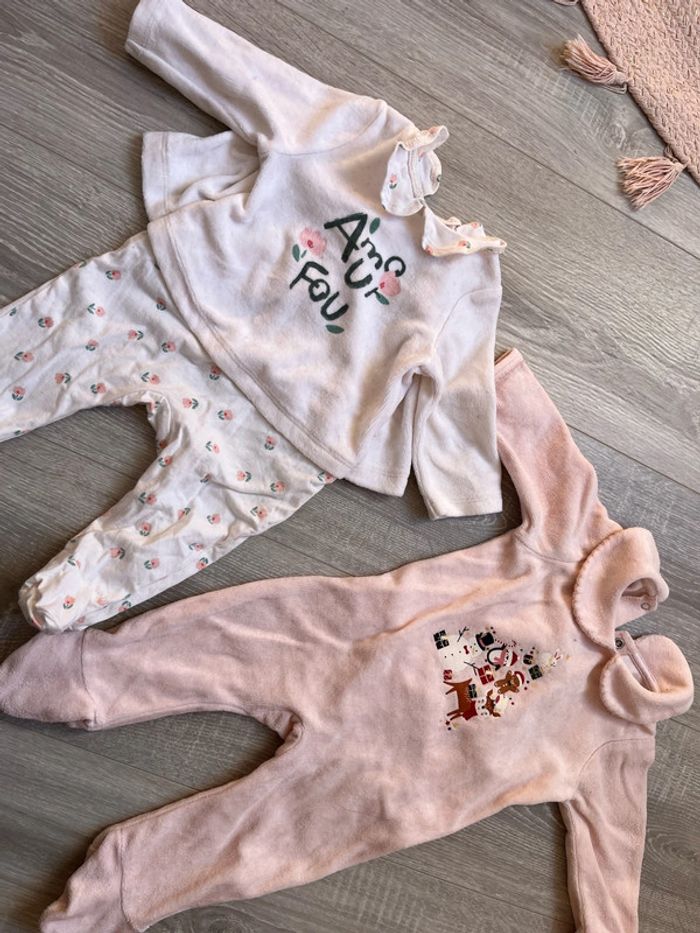 Lot de 2 pyjamas 1 velour et 1 coton bébé fille 3 mois