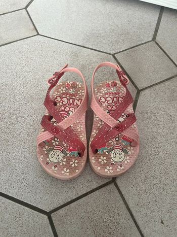 Paire de chaussures été ou plage pointure 26 / 27