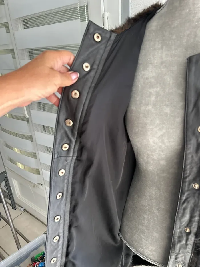 Manteau fausse fourrure - photo numéro 4