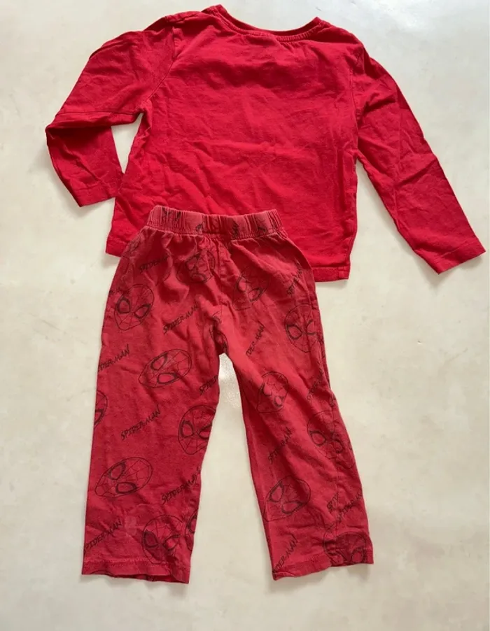 Pyjama rouge Spiderman taille 3 ans 98 cm - photo numéro 3