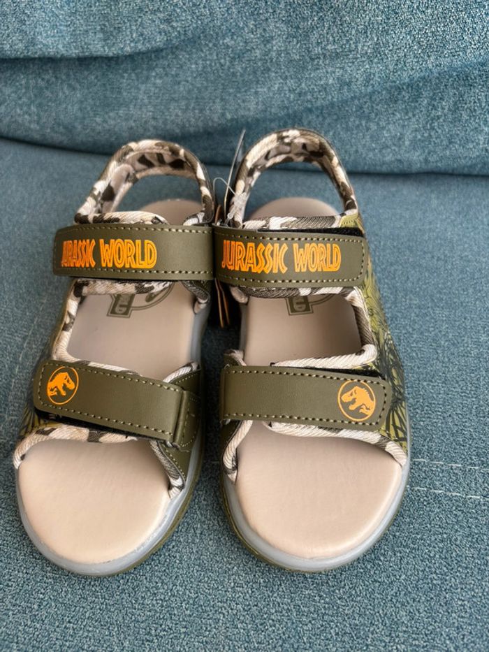 Sandales lumineuses jurassic World 30 - photo numéro 5