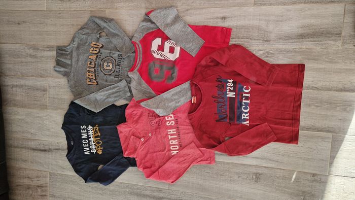 Lot de 5 tee shirts manches longues, taille 6 ans - photo numéro 1