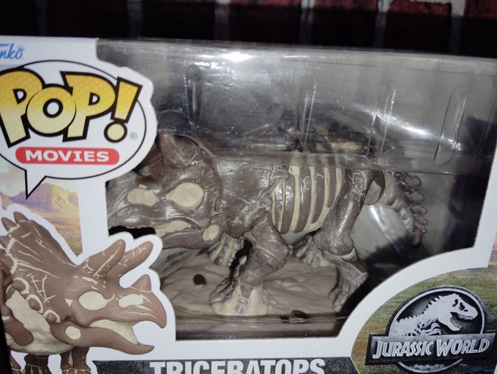 Funko pop Jurassic World Triceratops 1681 - photo numéro 2