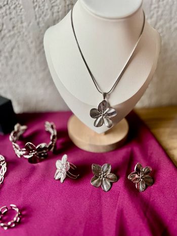 Ensemble bague collier boucle bracelet