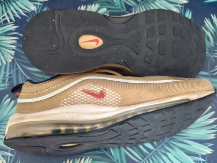 Chaussures baskets Nike Air Max doré et blanc pointure 41 - photo numéro 6