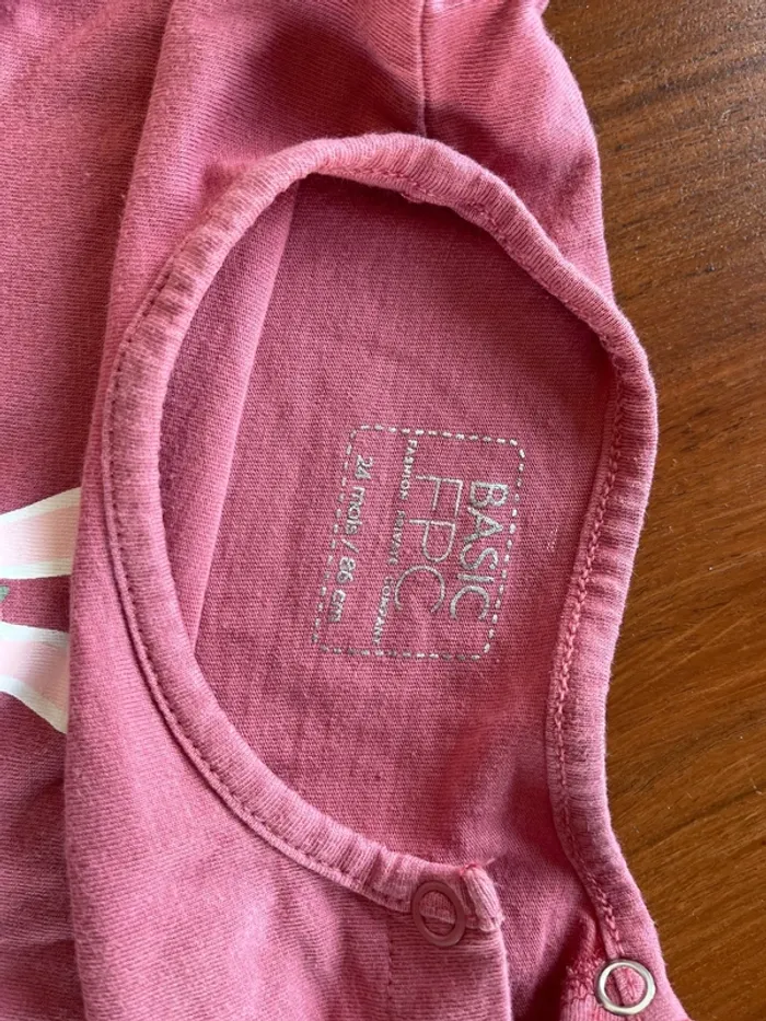 Lot de 4 t-shirt manches longues taille 2 ans bon état - photo numéro 3