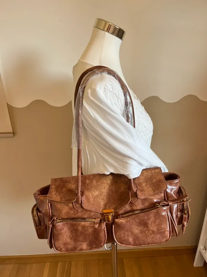 Sac style vintage y2k marron aspect verni neuf [ref 2507SBr139] - photo numéro 10