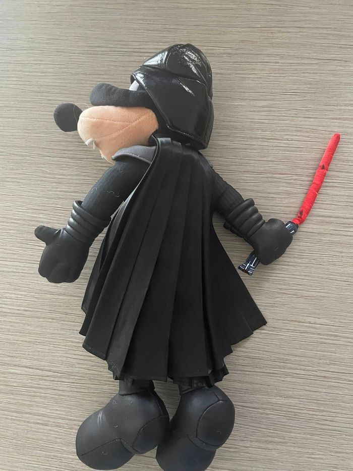 PELUCHE DINGO DARK VADOR STAR WARS 35  CM - photo numéro 2