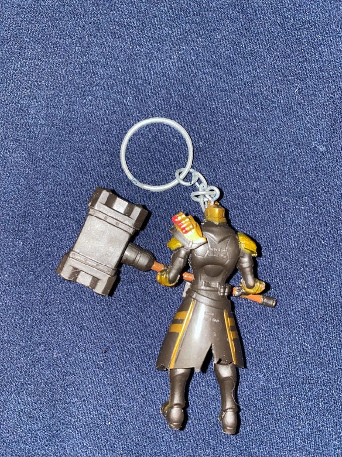 Porte clés fortnite - photo numéro 2