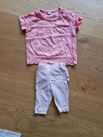 T-shirt + legging 1 mois