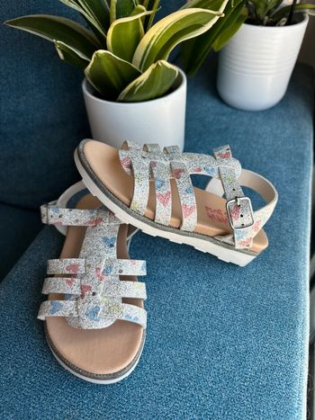 Sandales Mini & girls neuves pointure 24