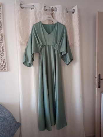 Robe longue satinée M/L neuve