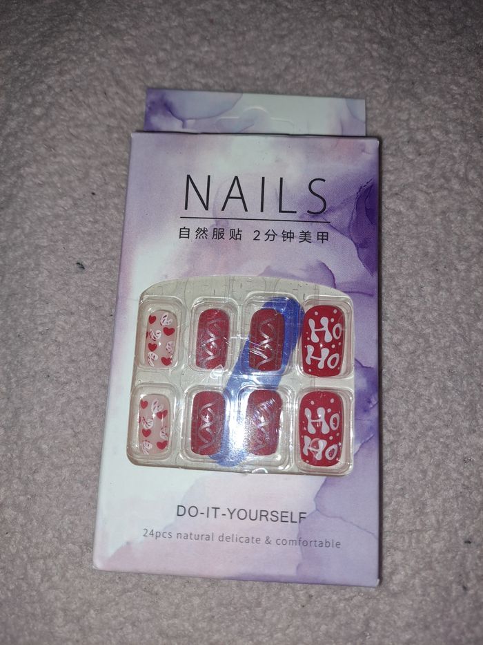 Ongle motif Noël neuf