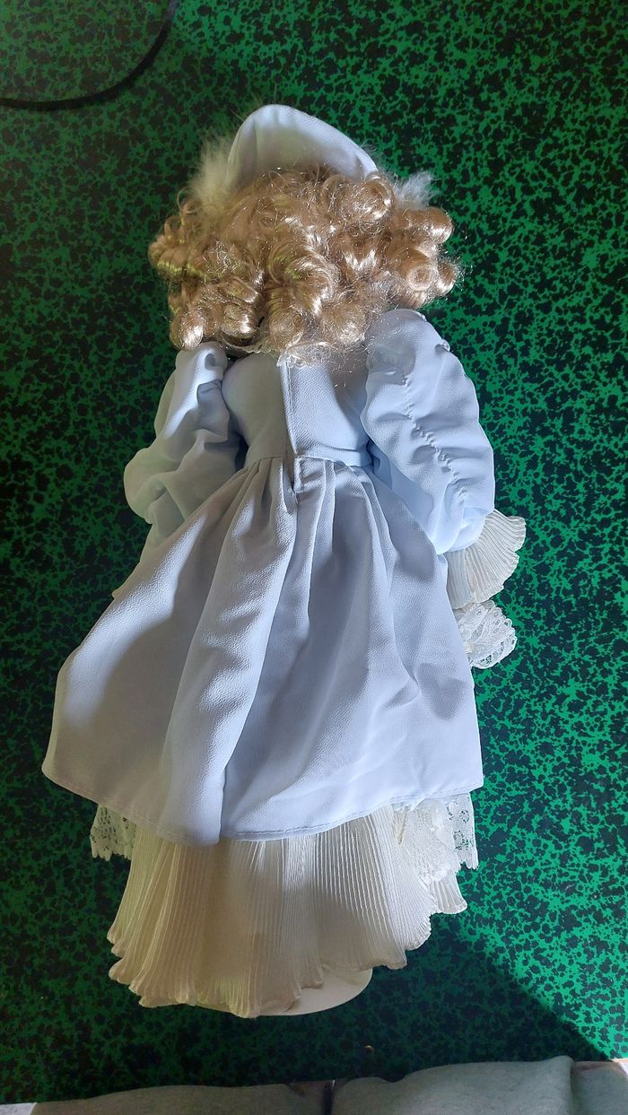 Poupées porcelaine - photo numéro 2