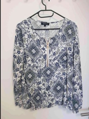 Blouse  avec  fermeture taille 40