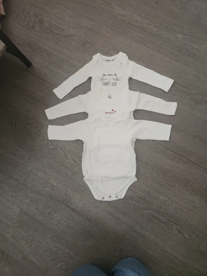 Lot de 3 body et et 3 pyjama - photo numéro 2