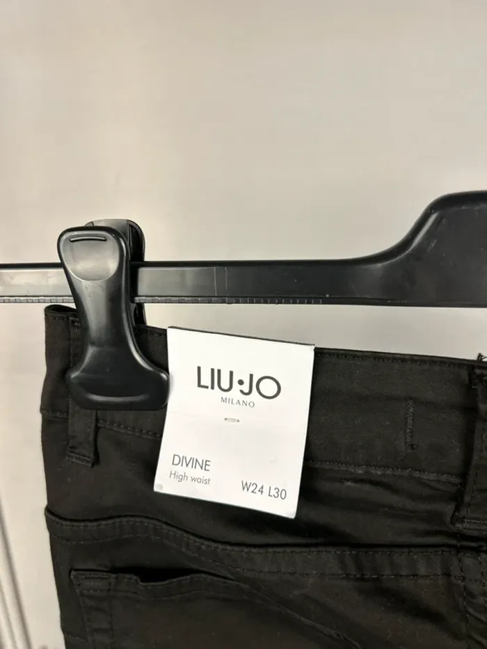 Jean skinny taille haute Noir LiuJo W24 L30 neuf - photo numéro 3
