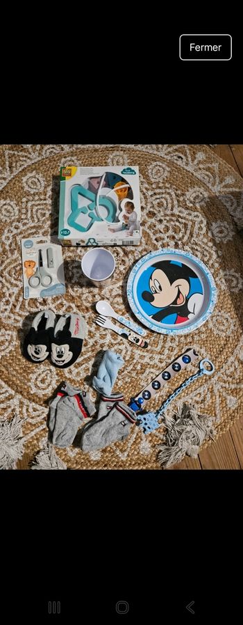 Lot accesoire bébé Mickey