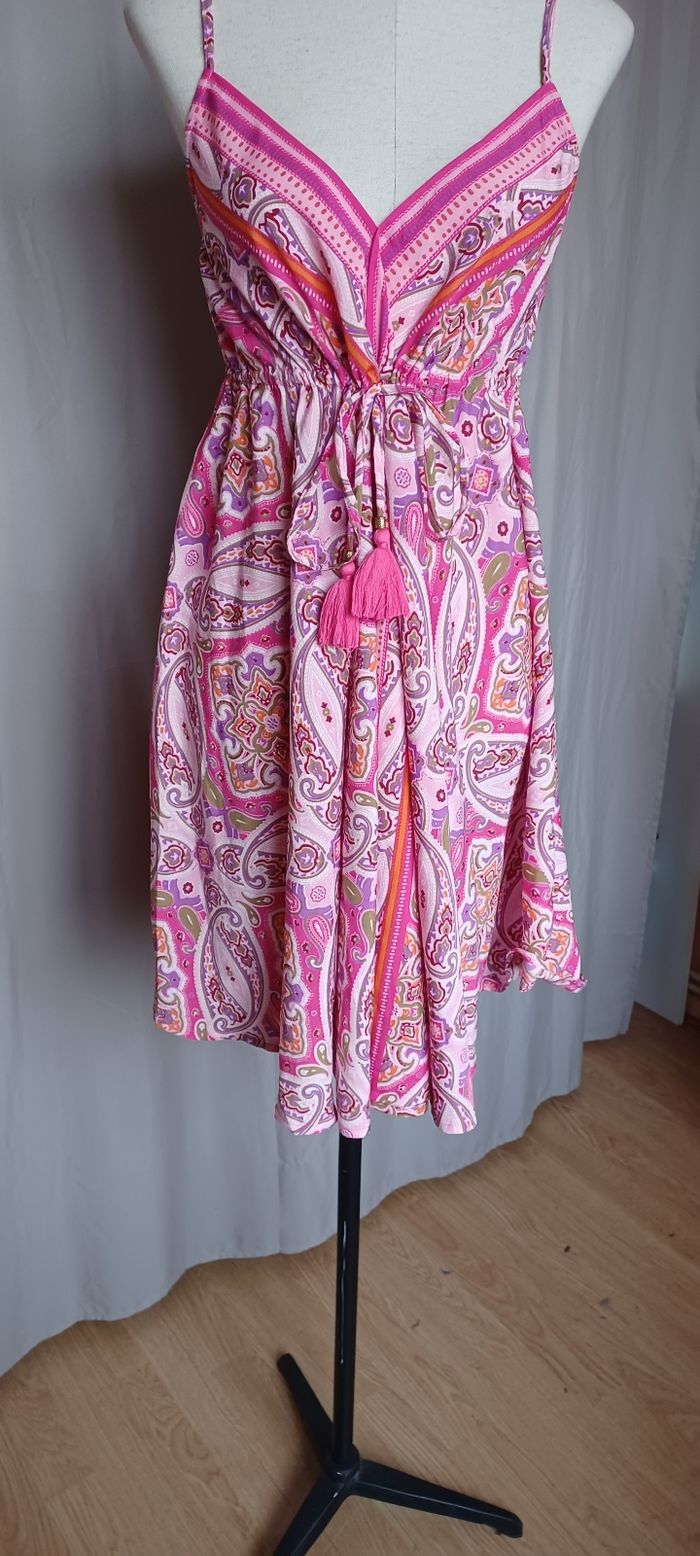 Très jolie robe d'été femme T 38 - photo numéro 1