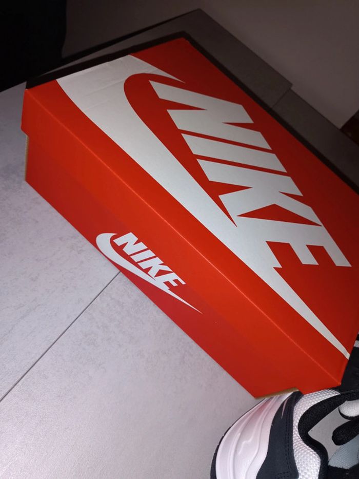 Baskets Nike taille 41 - photo numéro 9