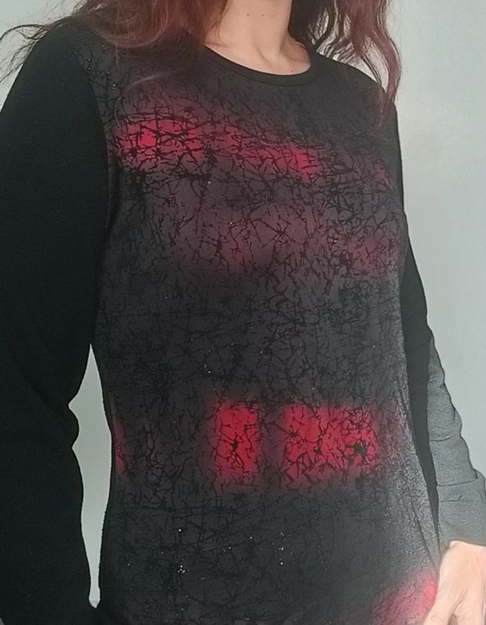 Pull fin noir et bordeaux strassé taille 42/44 - photo numéro 4