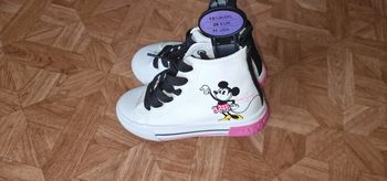 Basket minnie p28 neuf