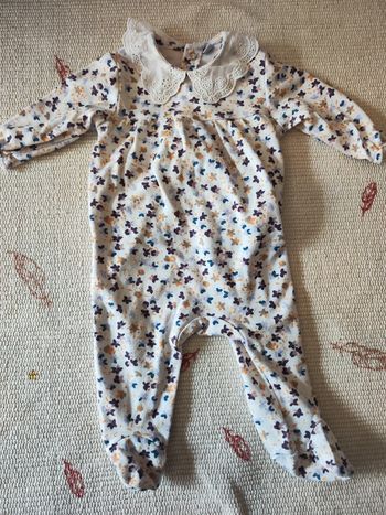 Pyjama col claudine motif fleuris