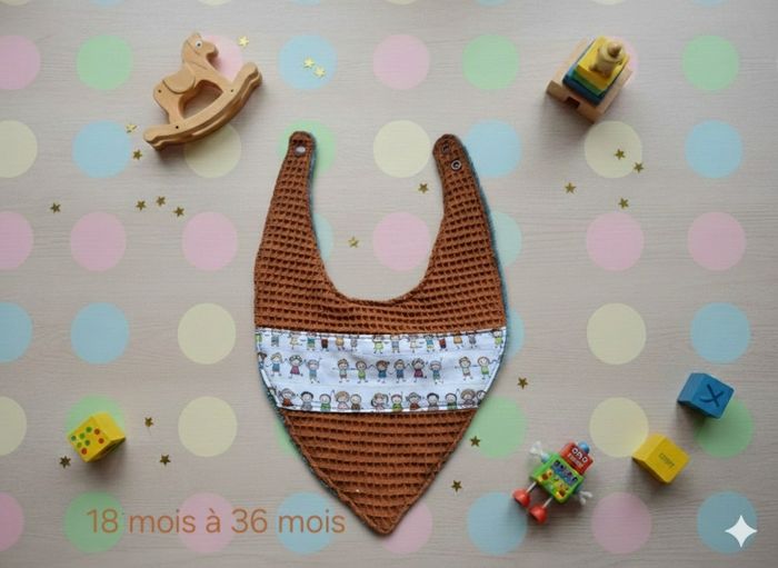 Bavoir bandana 18 mois à 36 mois Création fait main artisanale - photo numéro 1