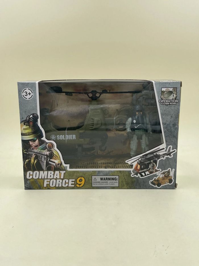 Coffret figurine + hélicoptère militaire combat force 9 neuf