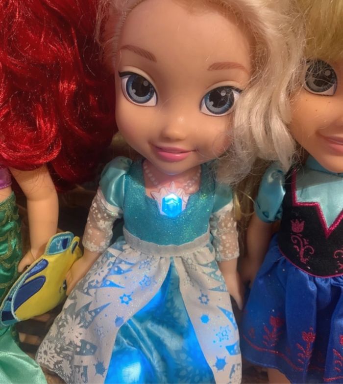 Poupée disney - photo numéro 2