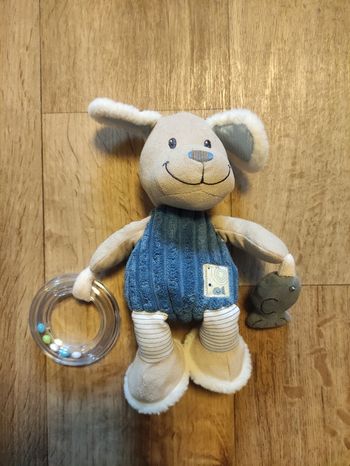 Peluche avec hochet