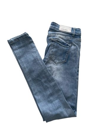 Jean slim troué taille 36/S